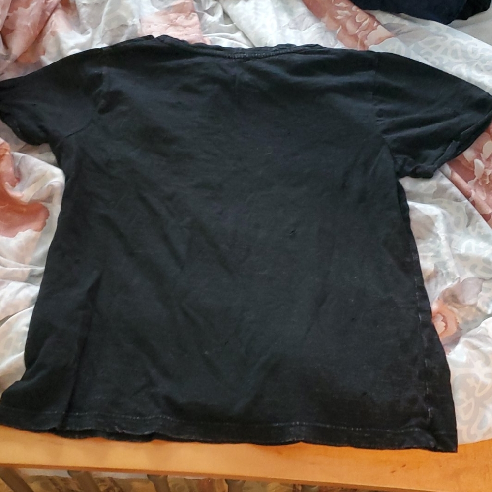 Tshirt - Picture 2 of 3
